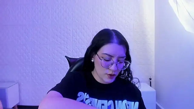 Snapshot of Violetaa_diazz chatting on 1, 7, 2026 Violetaa diazz online show from 1, 7, 2026