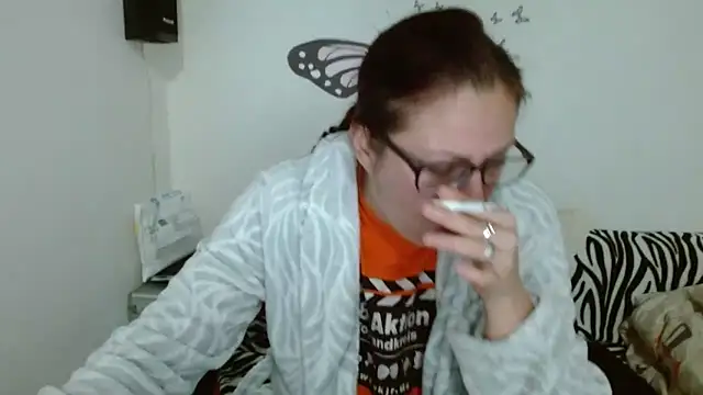 Snapshot of LadyHellene chatting on 4, 2, 2026 LadyHellene online show from 4, 2, 2026