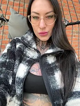 Snapshot of MeganWitch chatting on 26, 4, 2026 MeganWitch online show from 26, 4, 2026