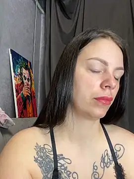 Snapshot of Lola_Hale chatting on 28, 4, 2026 Lola Hale online show from 28, 4, 2026