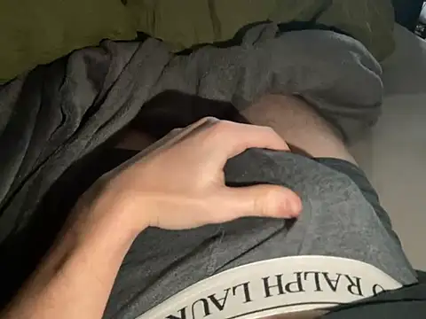 Snapshot of derfigger19 chatting on 22, 2, 2025 derfigger19 online show from 22, 2, 2025