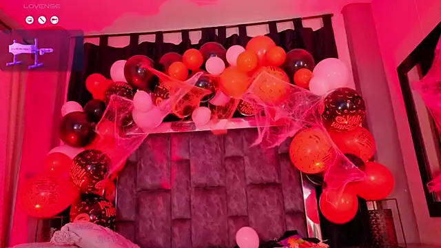 Mia Oxford online show from 18, 10, 2025