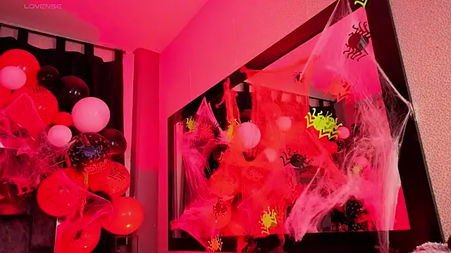 Mia Oxford online show from 20, 10, 2025