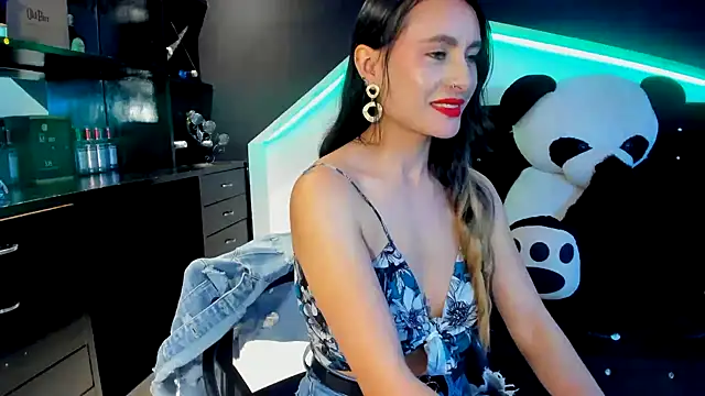 Coral Gibson online show from 7, 3, 2025