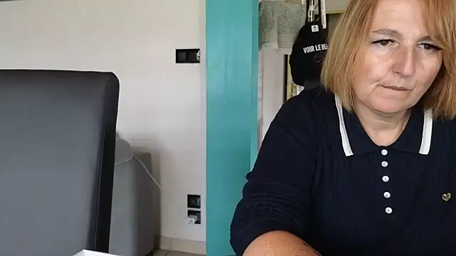 Snapshot of Sandcoq chatting on 4, 6, 2026 Sandcoq online show from 4, 6, 2026
