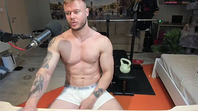 Snapshot of kingjamesuk chatting on 9, 9, 2025 kingjamesuk online show from 9, 9, 2025