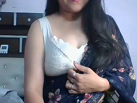 Snapshot of santurmom chatting on 12, 4, 2026 santurmom online show from 12, 4, 2026