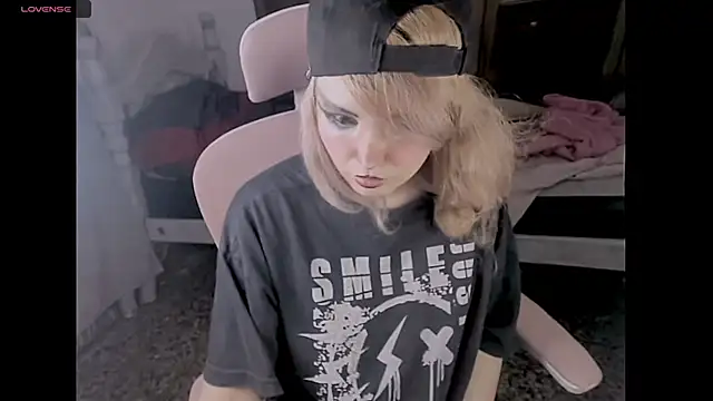 Snapshot of madokapruriens chatting on 20, 9, 2025 madokapruriens online show from 20, 9, 2025