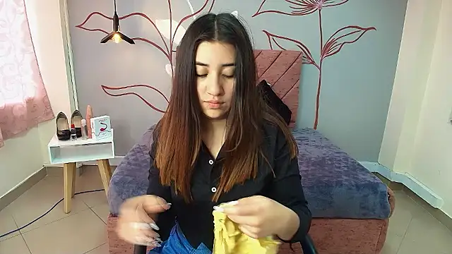 Aly Cute  online show from 6, 12, 2024