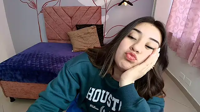 Aly Cute  online show from 18, 1, 2025