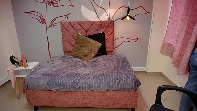 Aly Cute  online show from 28, 2, 2025