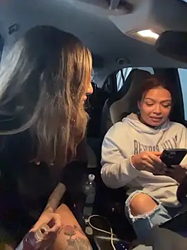 Snapshot of Mollymoon1 chatting on 2, 2, 2026 Mollymoon1 online show from 2, 2, 2026