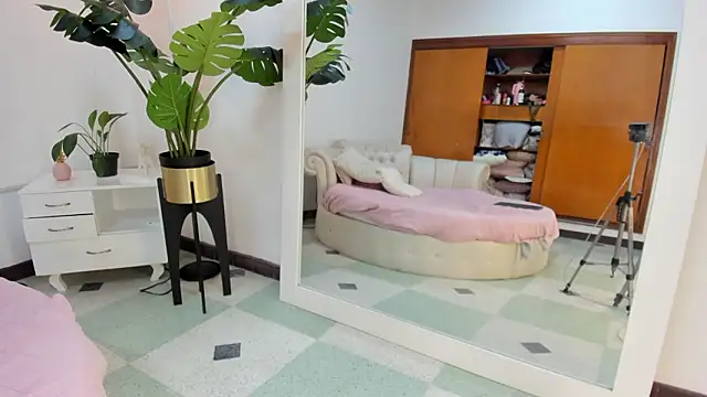 Snapshot of Mollymoon1 chatting on 3, 2, 2026 Mollymoon1 online show from 3, 2, 2026