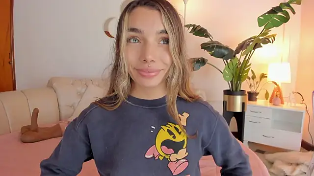 Snapshot of Mollymoon1 chatting on 23, 2, 2026 Mollymoon1 online show from 23, 2, 2026