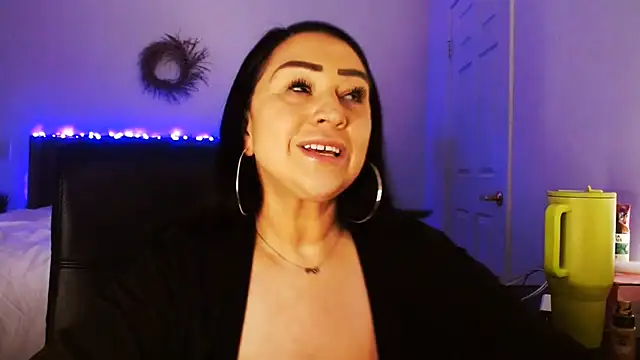 AlyssiaAmoreXO online show from 7, 7, 2026