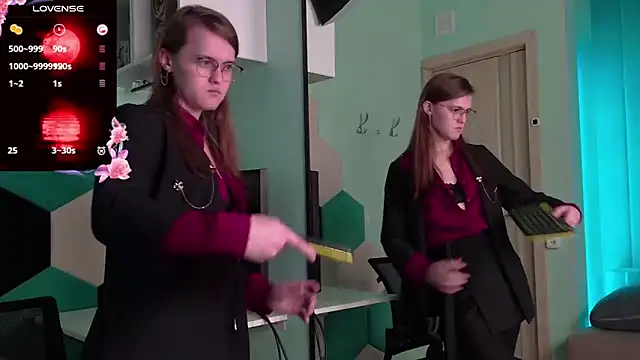 Snapshot of YukoFanee chatting on 18, 11, 2025 YukoFanee online show from 18, 11, 2025