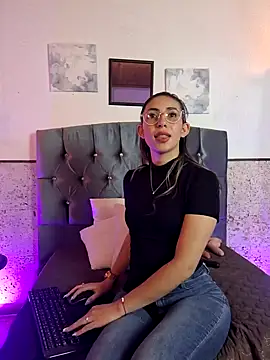 Snapshot of Scarlett_Khan chatting on 10, 1, 2025 Scarlett Khan online show from 10, 1, 2025