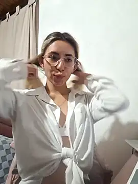 Snapshot of Scarlett_Khan chatting on 3, 2, 2025 Scarlett Khan online show from 3, 2, 2025