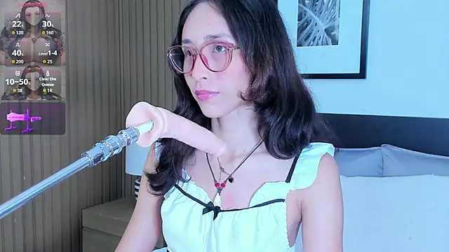 doll bella  online show from 22, 11, 2025