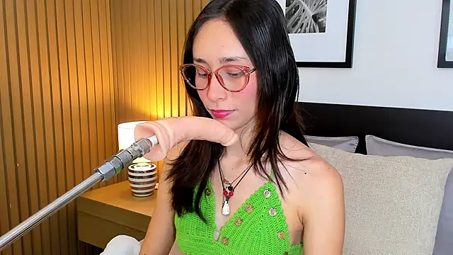 doll bella  online show from 11, 3, 2026