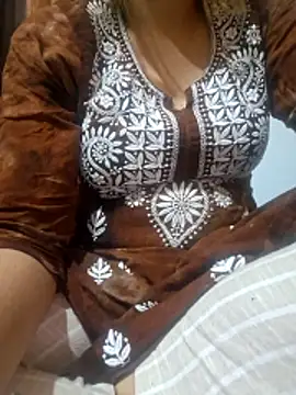 Melody Shyla online show from 1, 12, 2025