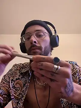 Snapshot of casualtimepassenger chatting on 20, 2, 2025 casualtimepassenger online show from 20, 2, 2025