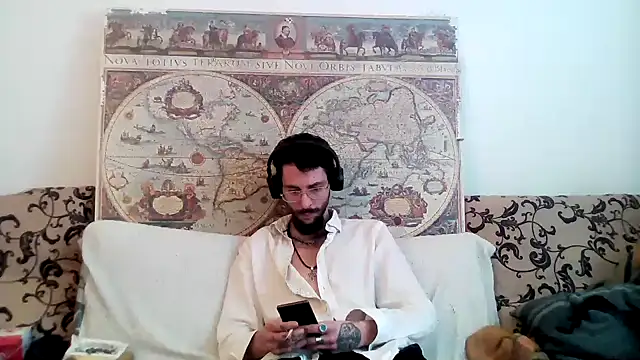 Snapshot of casualtimepassenger chatting on 5, 3, 2025 casualtimepassenger online show from 5, 3, 2025