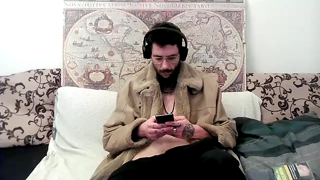 Snapshot of casualtimepassenger chatting on 7, 3, 2025 casualtimepassenger online show from 7, 3, 2025