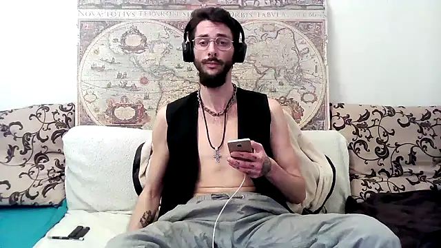 Snapshot of casualtimepassenger chatting on 18, 3, 2025 casualtimepassenger online show from 18, 3, 2025