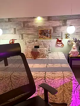 Alisha-Bond online show from 2, 12, 2024