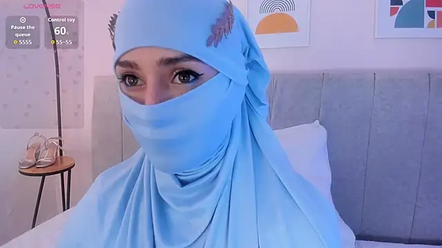 Snapshot of rawiya chatting on 5, 3, 2026 rawiya online show from 5, 3, 2026