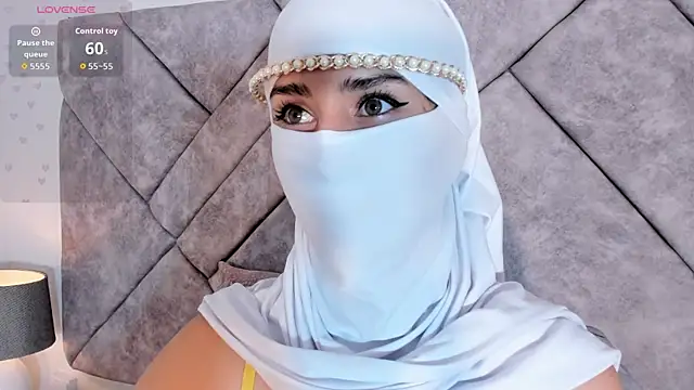 Snapshot of rawiya chatting on 8, 3, 2026 rawiya online show from 8, 3, 2026