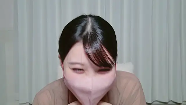 Snapshot of yuki_room chatting on 5, 3, 2025 yuki room online show from 5, 3, 2025