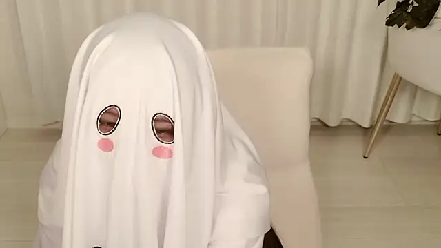 Snapshot of yuki_room chatting on 31, 10, 2025 yuki room online show from 31, 10, 2025