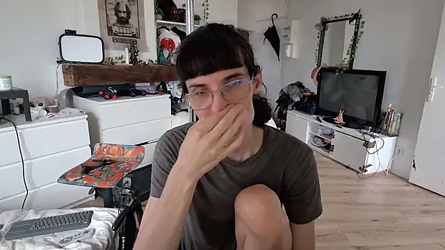 CeriseLapine online show from 1, 11, 2025