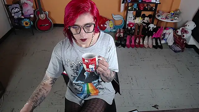 MissMiia2 online show from 25, 1, 2025