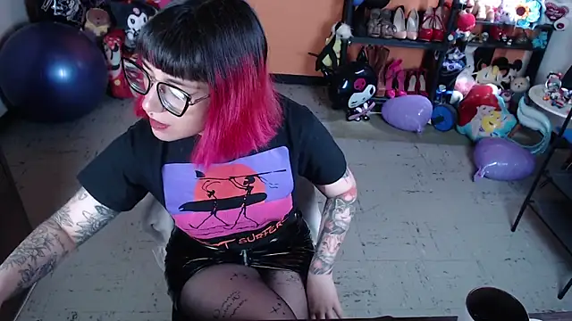 MissMiia2 online show from 13, 10, 2025