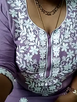 Snapshot of your-sameera chatting on 7, 10, 2025 your-sameera online show from 7, 10, 2025