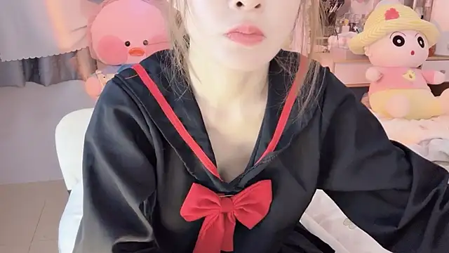 Snapshot of Carly_1 chatting on 13, 12, 2024 Carly 1 online show from 13, 12, 2024