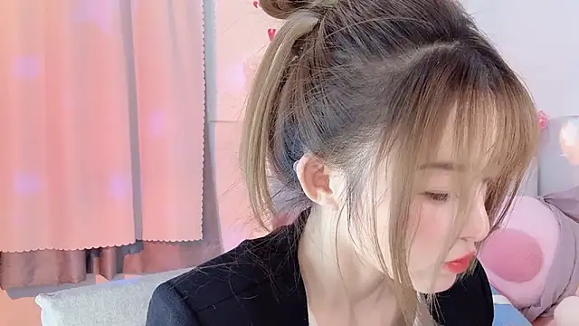 Snapshot of Carly_1 chatting on 21, 12, 2024 Carly 1 online show from 21, 12, 2024