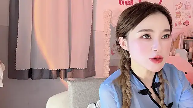 Snapshot of Carly_1 chatting on 29, 12, 2024 Carly 1 online show from 29, 12, 2024