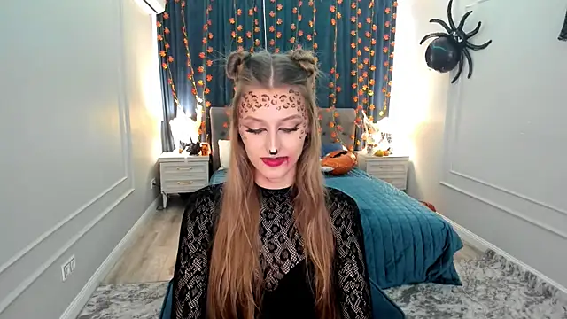 Snapshot of NaturalBeaty chatting on 13, 10, 2025 NaturalBeaty online show from 13, 10, 2025