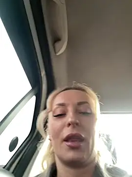 Diamond Bunny  online show from 23, 3, 2026