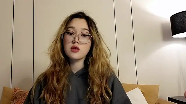 Jennatyan online show from 4, 3, 2026