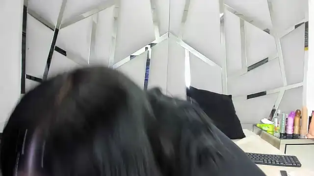 Snapshot of Criistaal_ chatting on 3, 2, 2026 Criistaal online show from 3, 2, 2026