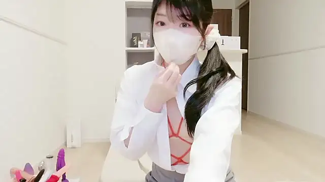 Snapshot of IORio2 chatting on 5, 12, 2025 IORio2 online show from 5, 12, 2025