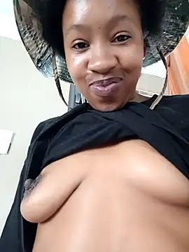 Snapshot of CocoSexyBabe chatting on 5, 2, 2025 CocoSexyBabe online show from 5, 2, 2025