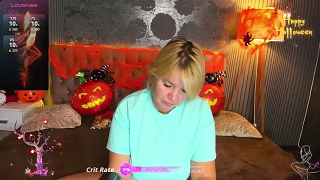 Snapshot of CurlyDreams chatting on 28, 10, 2025 CurlyDreams online show from 28, 10, 2025