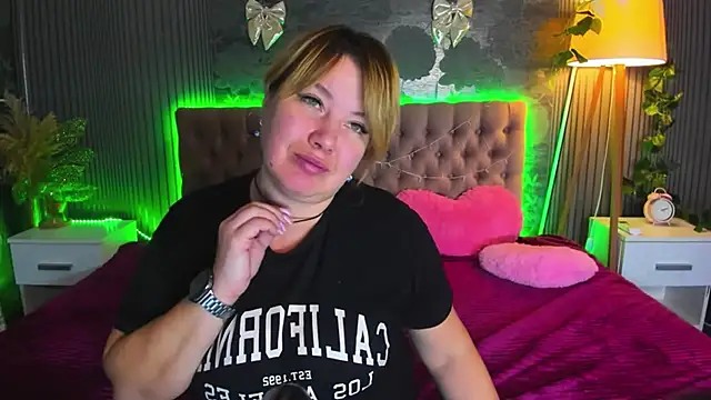 Snapshot of CurlyDreams chatting on 14, 2, 2026 CurlyDreams online show from 14, 2, 2026