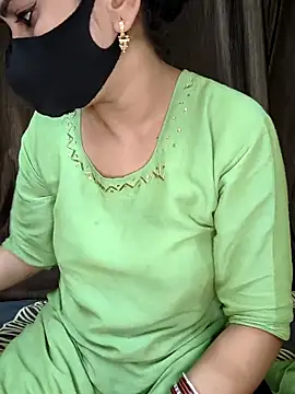 kaveerpooja947 online show from 25, 9, 2025